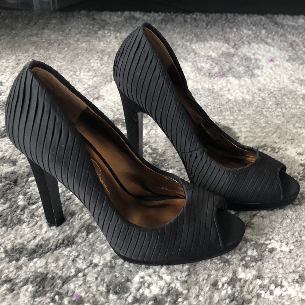Jessica Simpson peep toe pumps